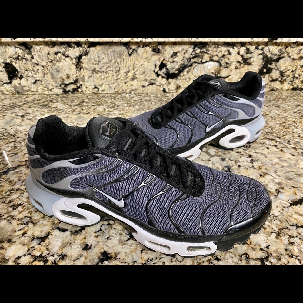 Nike Air Max Plus “Dark Grey”